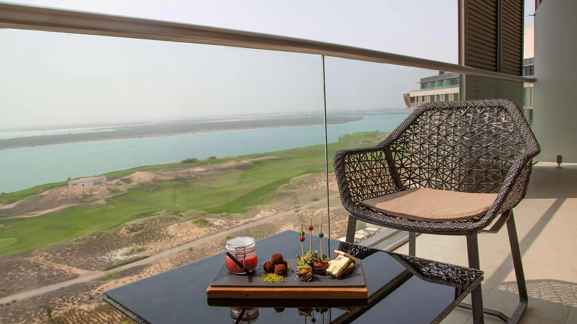 Radisson Blu Hotel, Abu Dhabi Yas Island Hotel