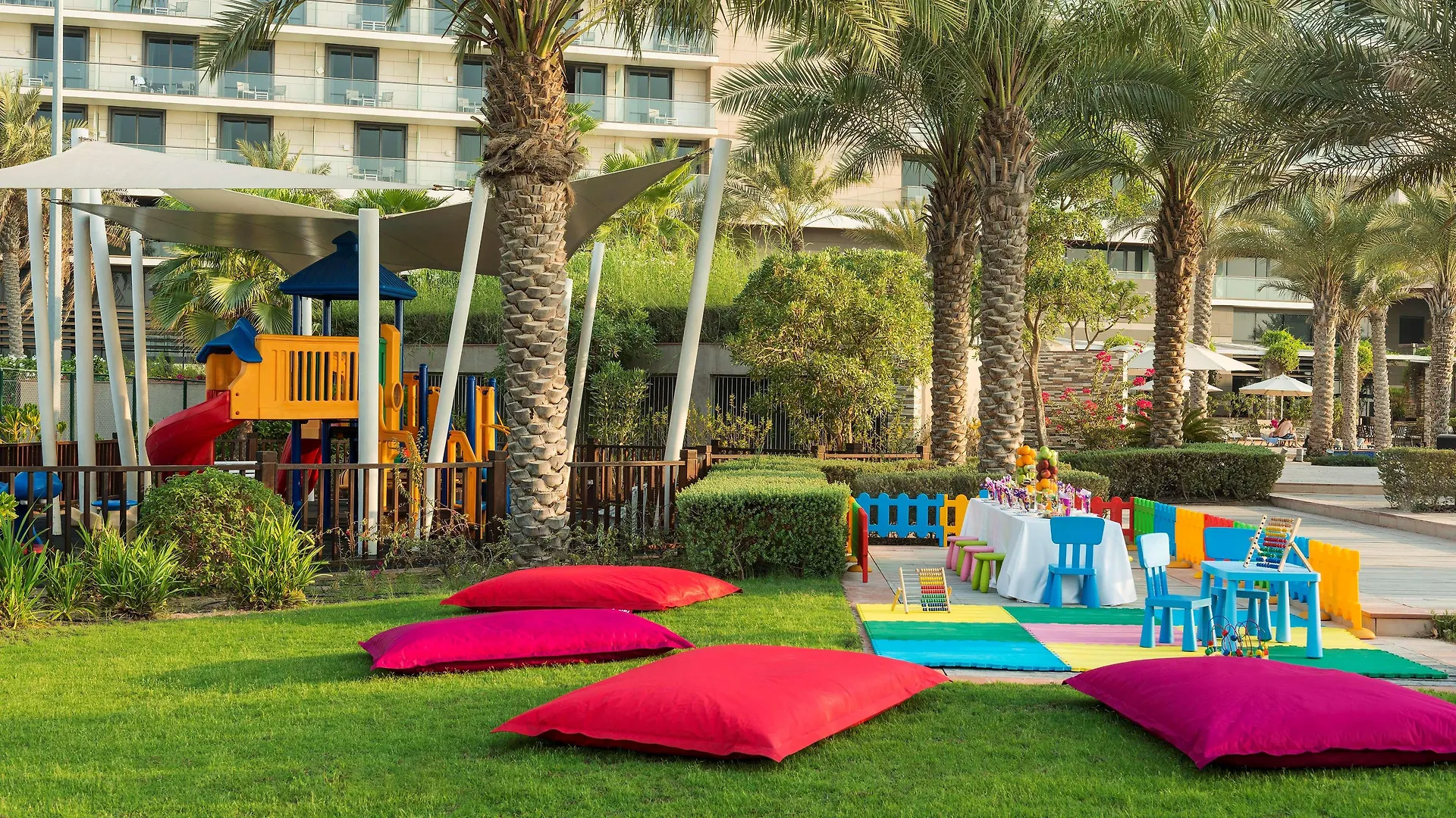 Radisson Blu Hotel, Abu Dhabi Yas Island 4*,