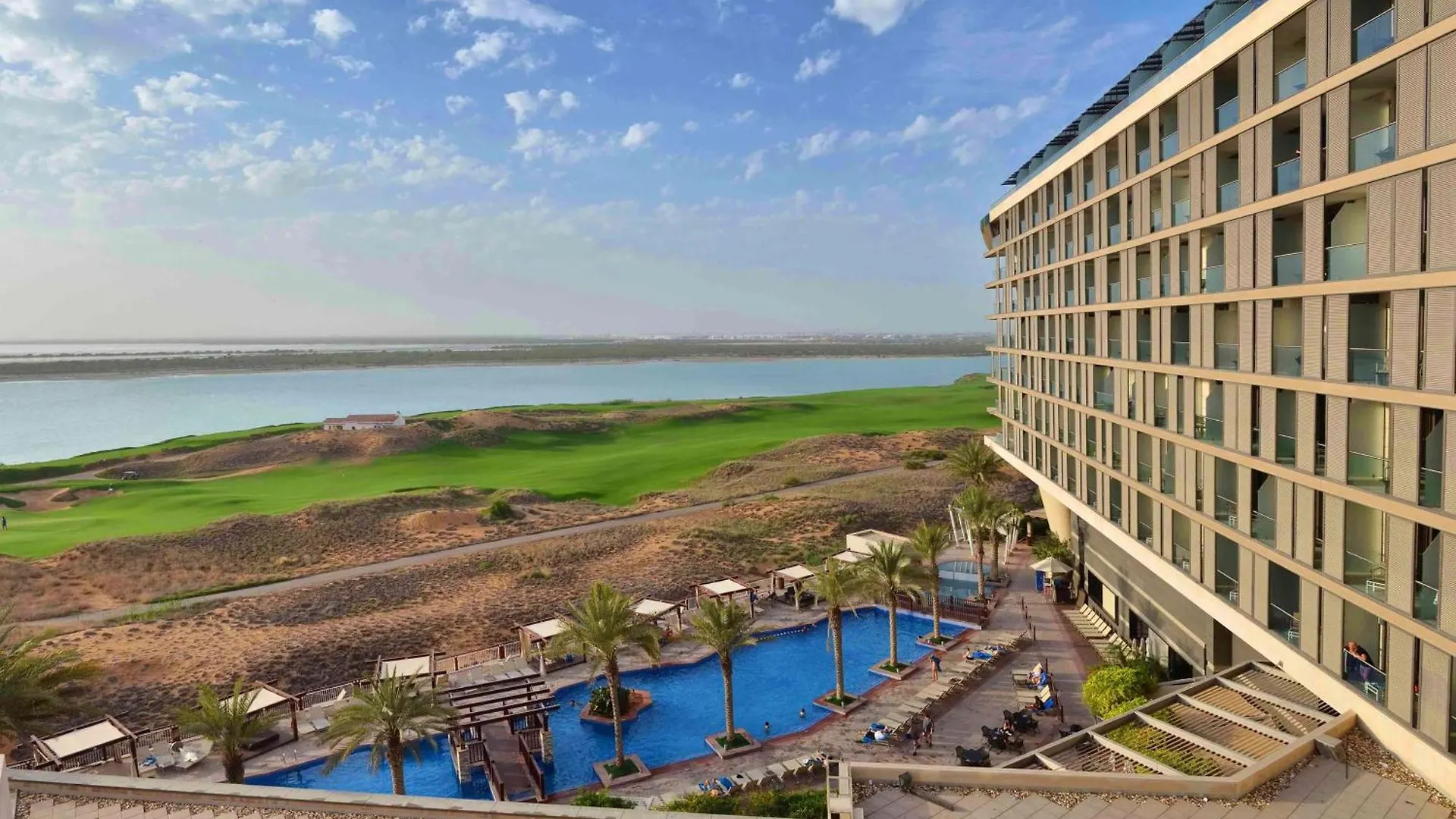 Radisson Blu Hotel, Abu Dhabi Yas Island